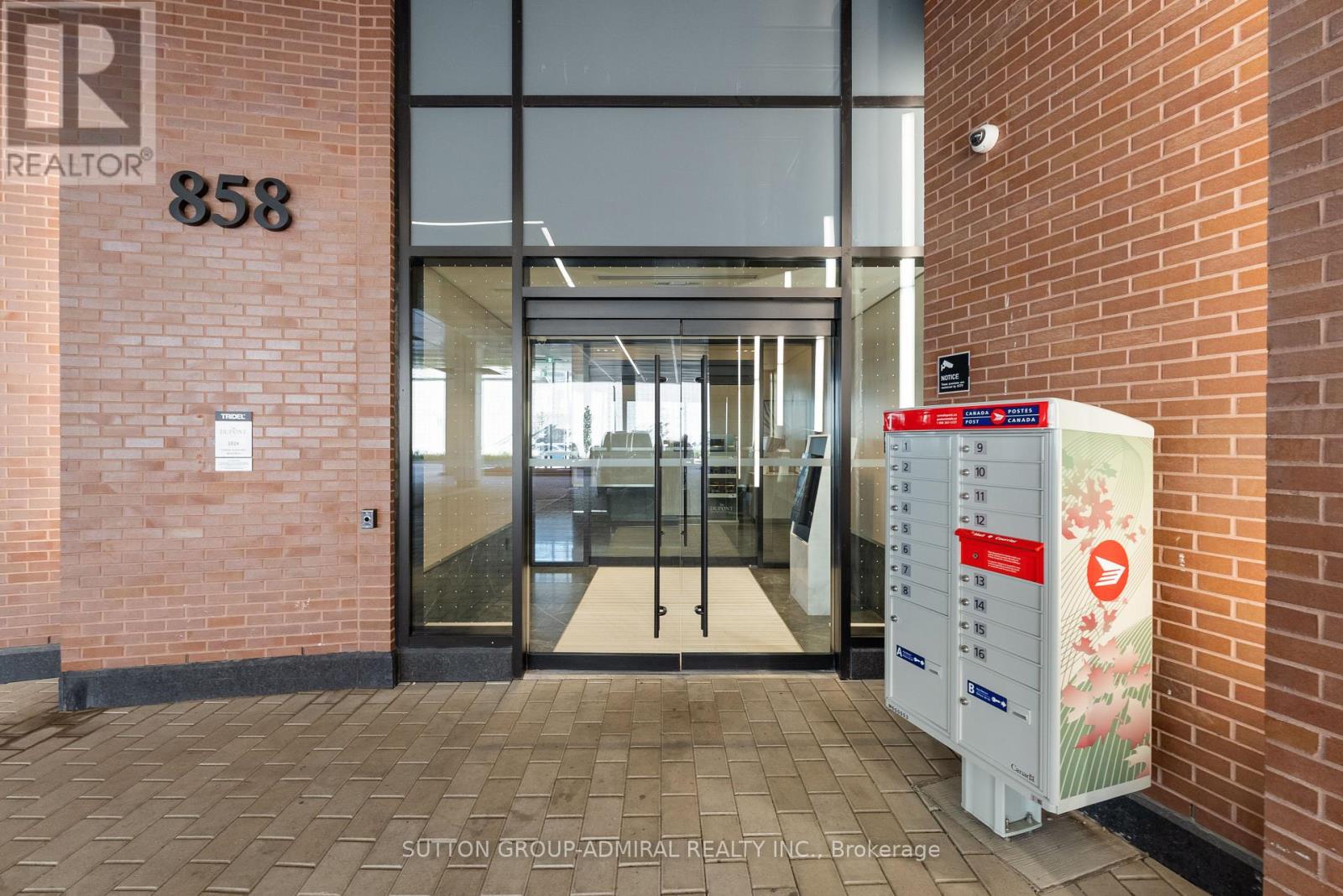 #224 858 DUPONT STREET - Image 32
