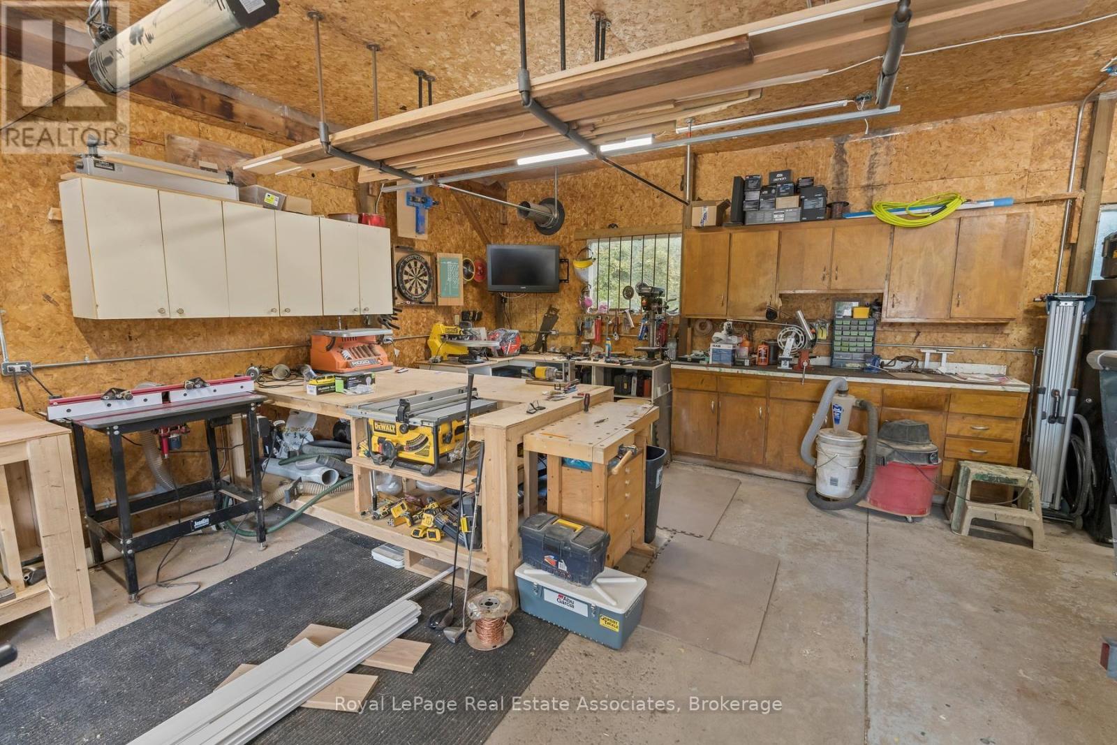 16 WILDWOOD ROAD - 48