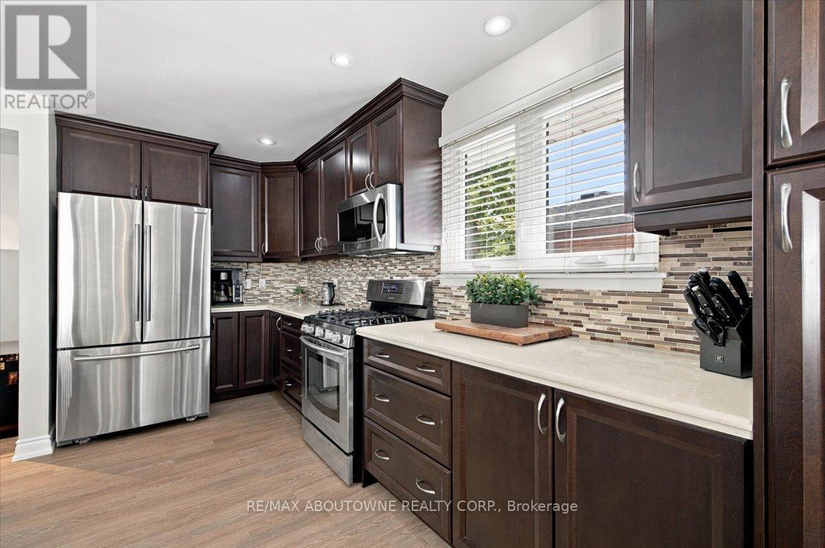 2408 HEREFORD CRESCENT - 15