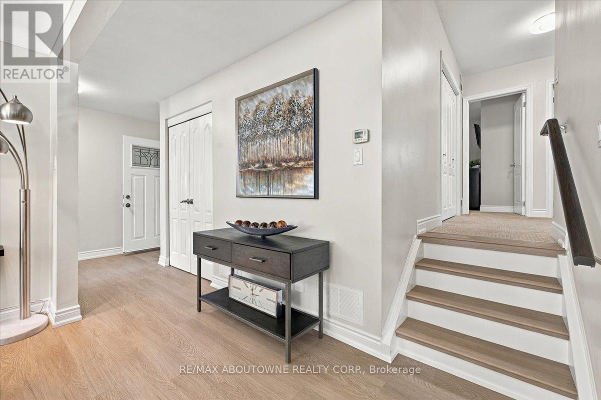 2408 HEREFORD CRESCENT - 16