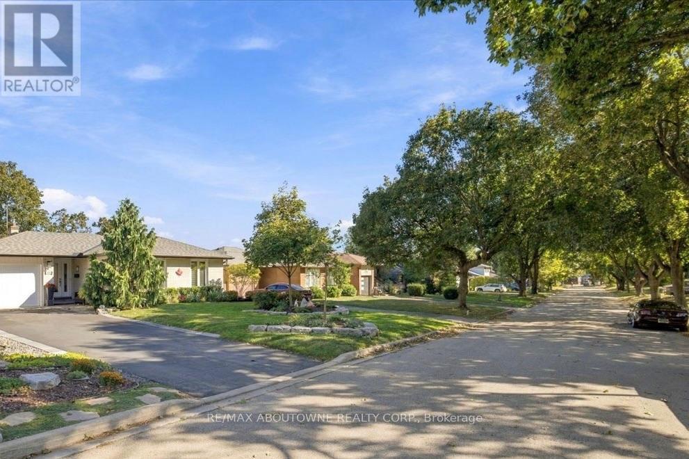 Photo of 2408 HEREFORD CRESCENT
