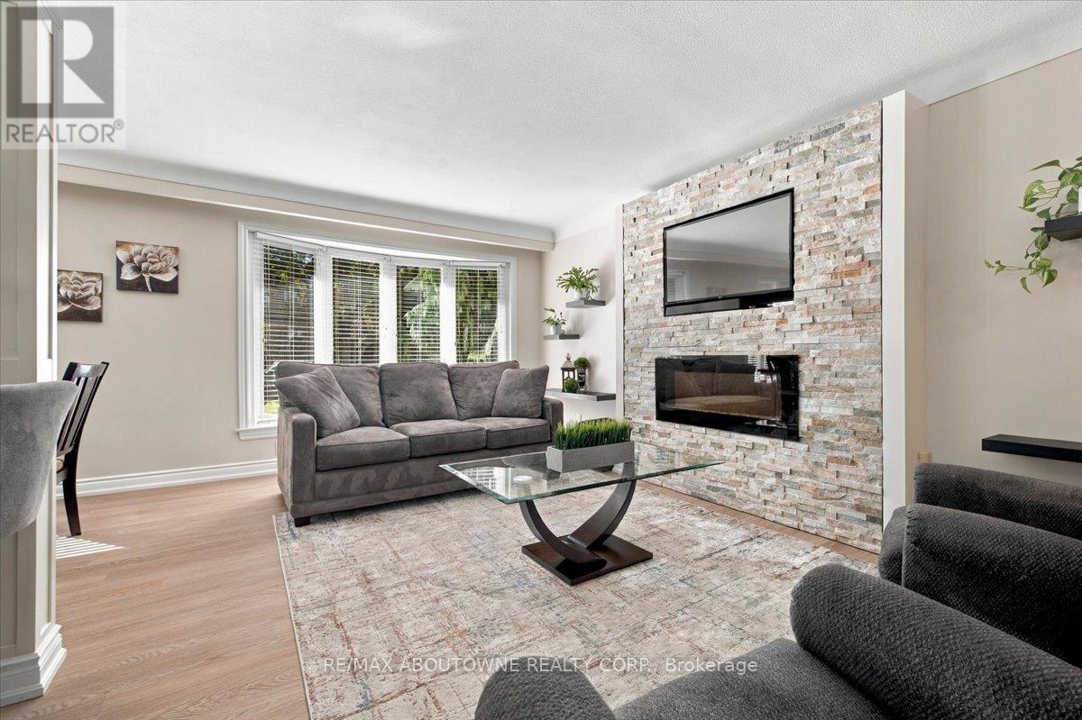 Photo of 2408 HEREFORD CRESCENT