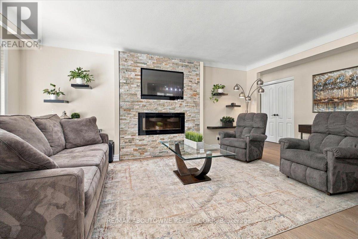 Photo of 2408 HEREFORD CRESCENT