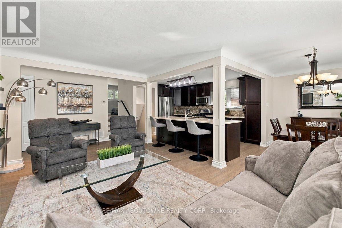 2408 HEREFORD CRESCENT - 8