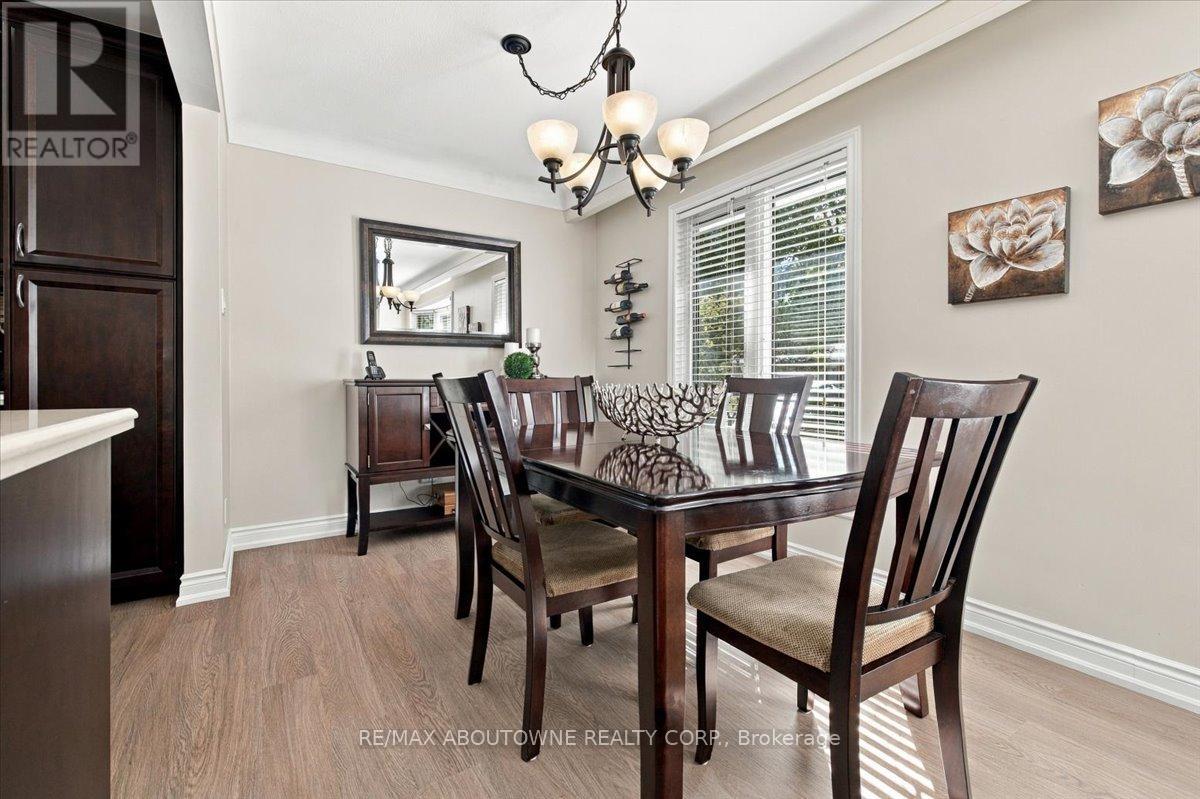 2408 HEREFORD CRESCENT - 9
