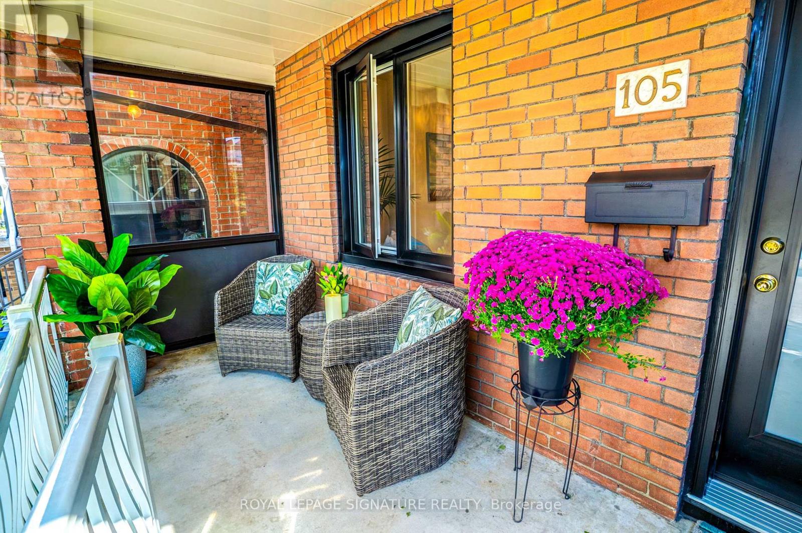 Photo of 105 EARLSCOURT AVENUE