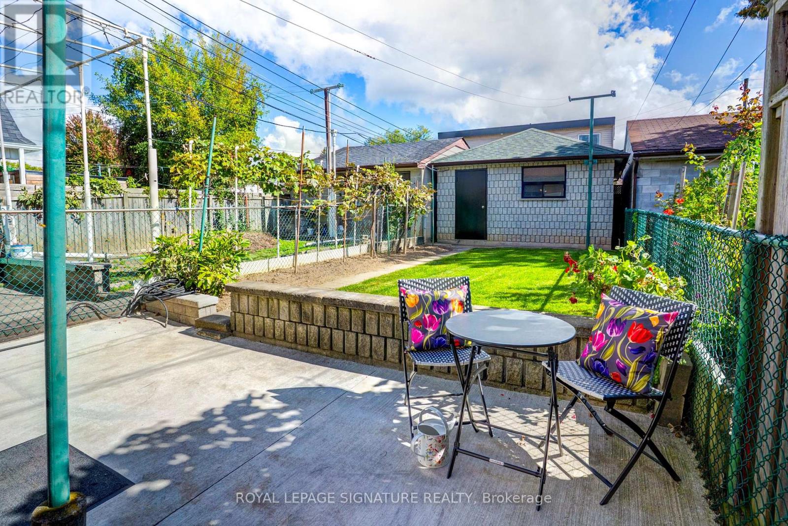 105 EARLSCOURT AVENUE - 22