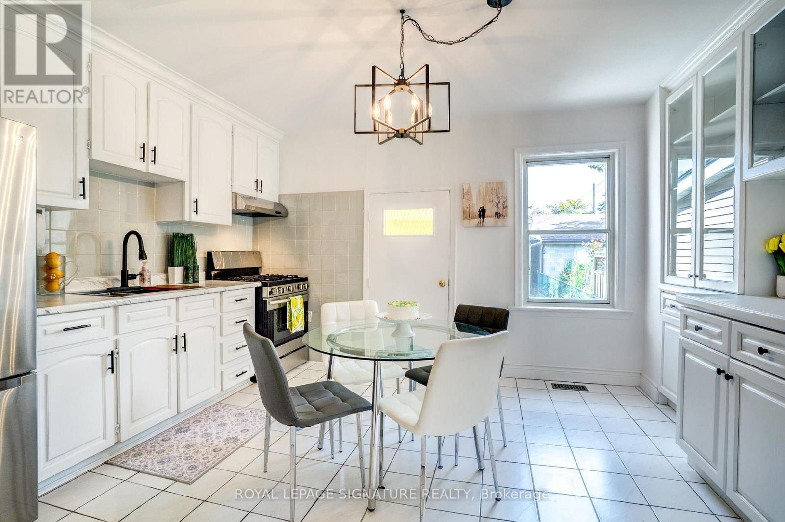 Photo of 105 EARLSCOURT AVENUE
