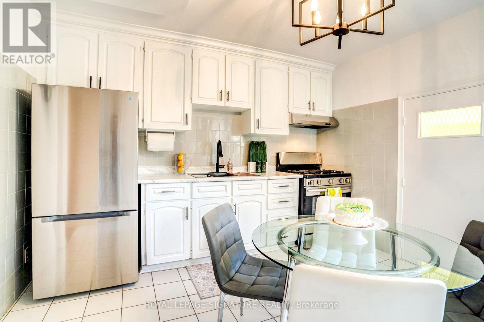Photo of 105 EARLSCOURT AVENUE