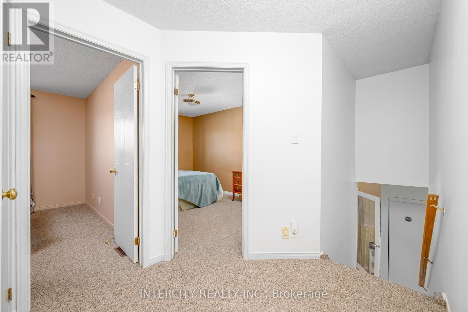 48 CHAMPLAIN BOULEVARD - Image 31