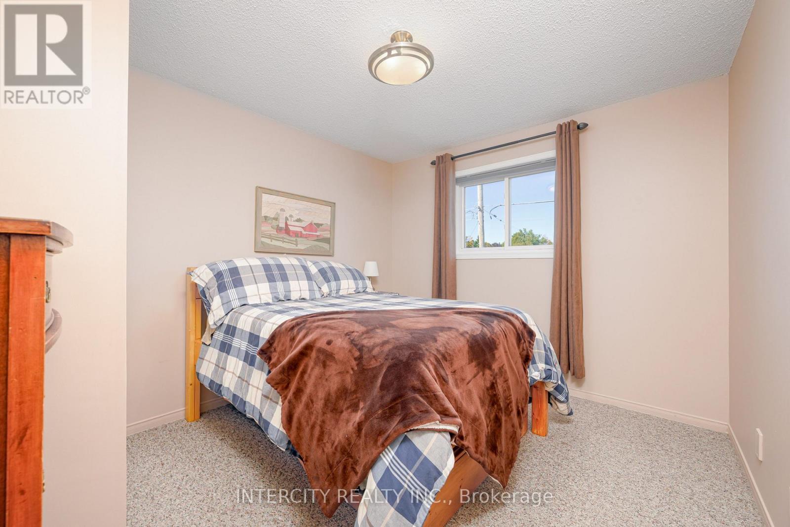 48 CHAMPLAIN BOULEVARD - Image 34