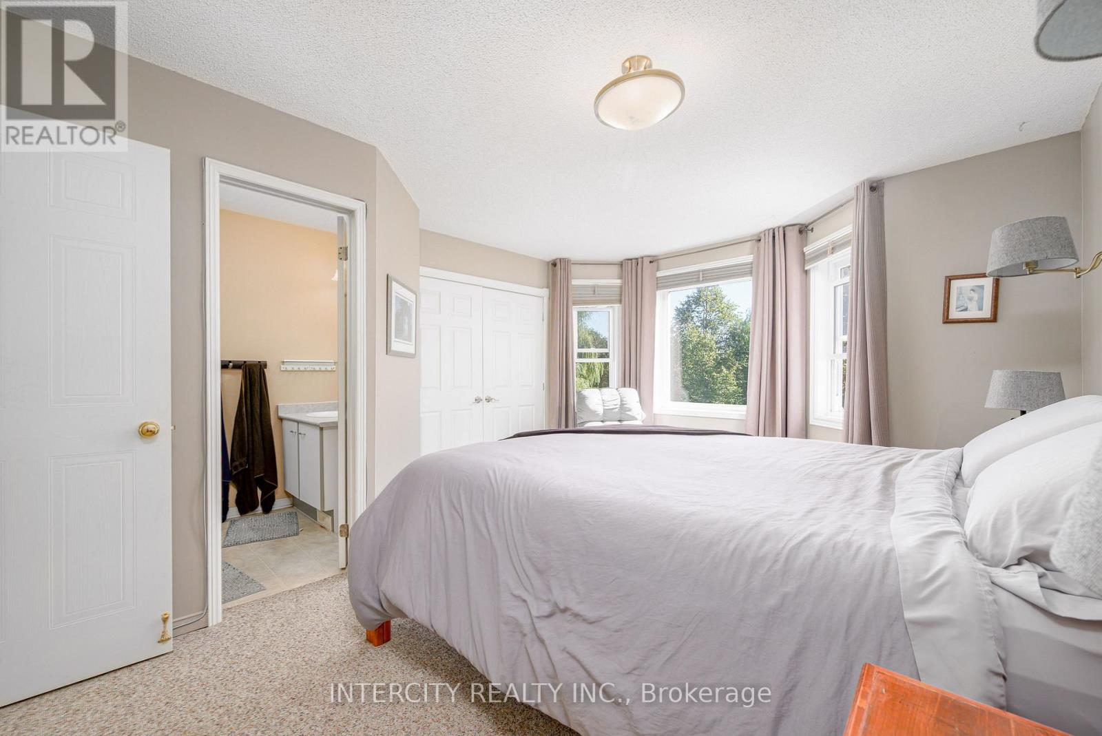 48 CHAMPLAIN BOULEVARD - 40