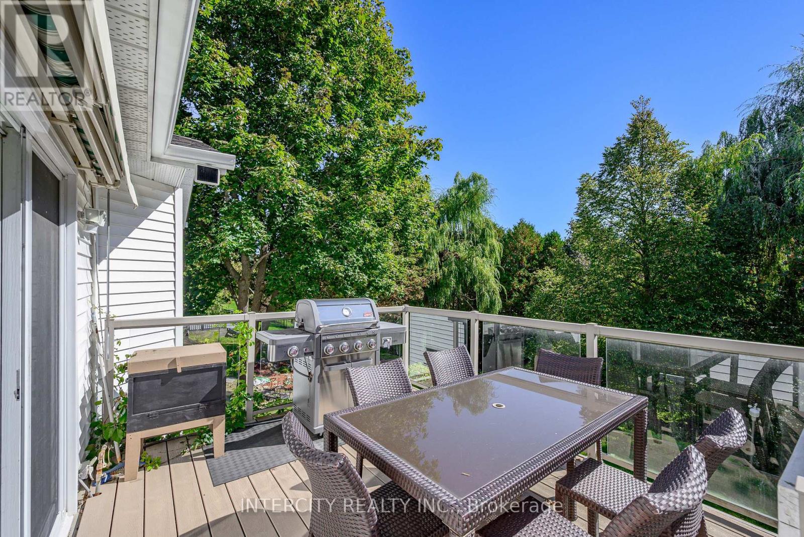 48 CHAMPLAIN BOULEVARD - 44