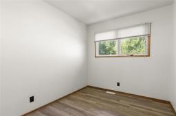 39 First Avenue N, Blumenort, MB R0A0C1 Photo 12