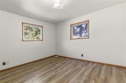 39 First Avenue N, Blumenort, MB R0A0C1 Photo 9