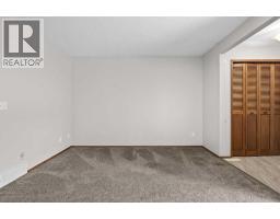 Bedroom - 116, 6103 Madigan Drive Ne, Calgary, AB T2A5K9 Photo 6