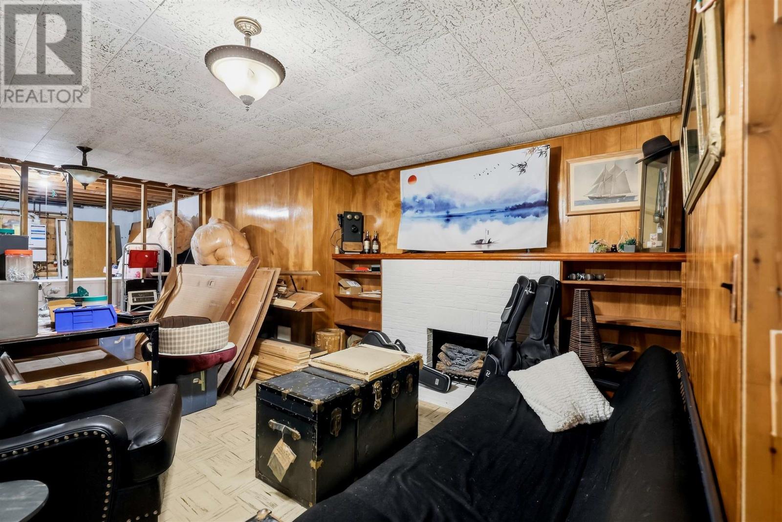 19 Illinois AVE - 23