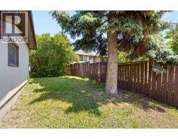 4pc Bathroom - 4739 Rundlewood Road Ne, Calgary, AB T1Y2N7 Photo 7