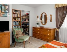 Family room - 5989 Garvin Rd, Union Bay, BC V0R3B0 Photo 10