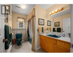 5989 Garvin Rd, Union Bay, BC V0R3B0 Photo 22