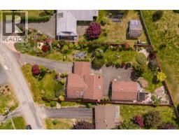 5989 Garvin Rd, Union Bay, BC V0R3B0 Photo 25