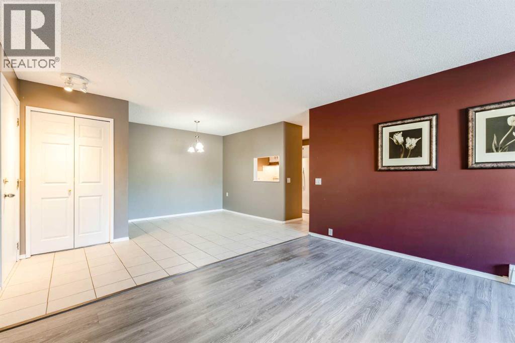 10120 Brookpark Boulevard Southwest, Calgary, Alberta, T2W3G3, Calgary, Alberta — photo 4 of 5