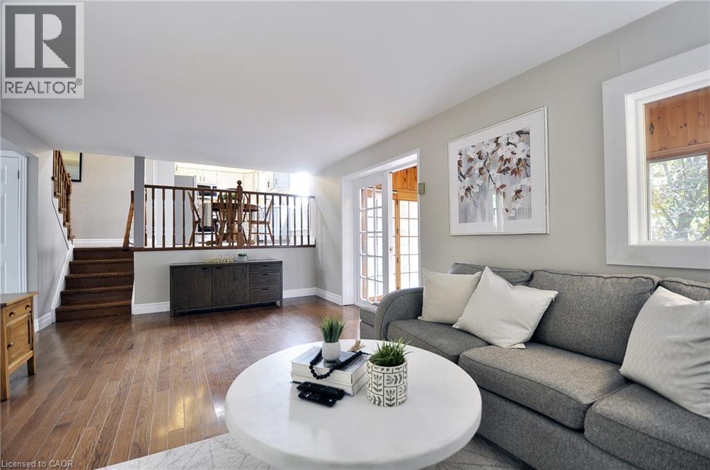 6 CRICKET HOLLOW - Image 8