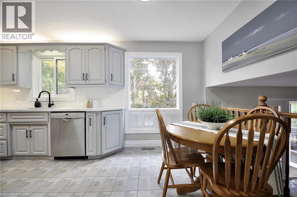 6 CRICKET HOLLOW - Image 14