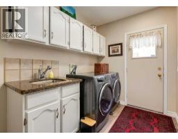 Family room - 492 Silvergrove Gardens Nw, Calgary, AB T3B4S8 Photo 17