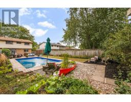 10 Goldfinch Road, Hamilton, ON L9A3W7 Photo 35