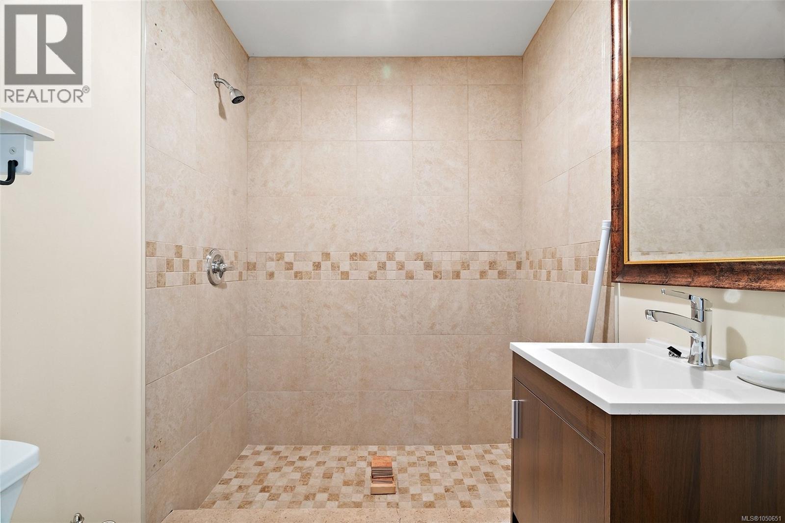 149 St. Lawrence St - Image 18