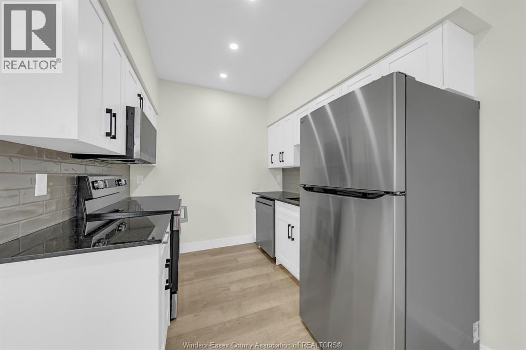 3177 Riverside Drive — photo 4