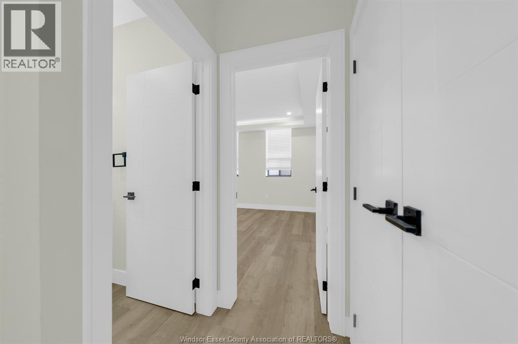 3177 Riverside Drive — photo 8