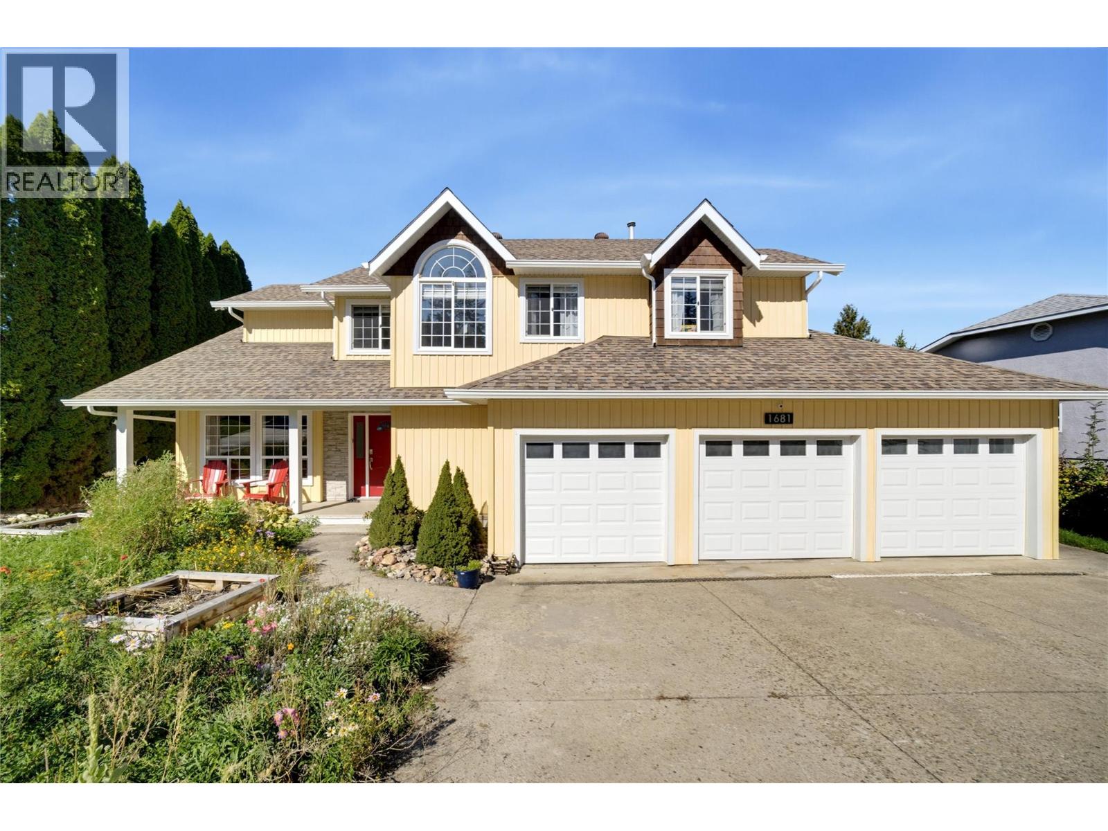 1681 18 Avenue SE - 1