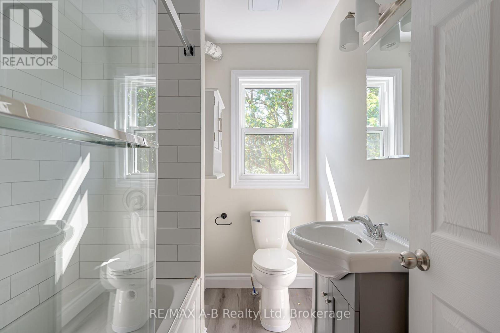 341 ONTARIO STREET - Image 25