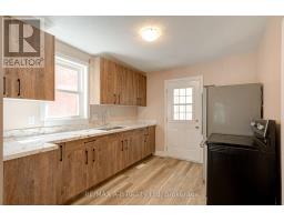 Bathroom - 341 Ontario Street, Stratford, ON N5A3H7 Photo 11
