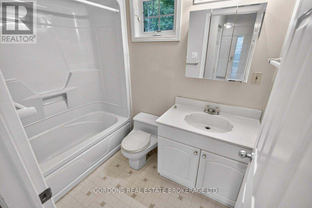 813 PIERCE'S LANE - Image 29