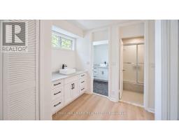 16 Royal Oak Drive, Toronto, ON M3C2M2 Photo 16