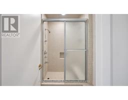 16 Royal Oak Drive, Toronto, ON M3C2M2 Photo 17