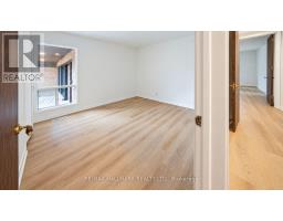 16 Royal Oak Drive, Toronto, ON M3C2M2 Photo 19