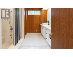 16 Royal Oak Drive, Toronto, ON M3C2M2 Photo 22