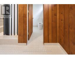 16 Royal Oak Drive, Toronto, ON M3C2M2 Photo 24