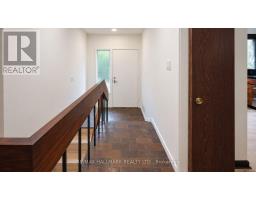 16 Royal Oak Drive, Toronto, ON M3C2M2 Photo 25