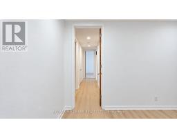 16 Royal Oak Drive, Toronto, ON M3C2M2 Photo 27