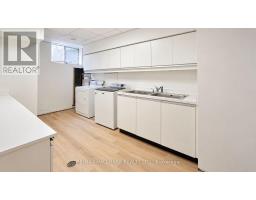 16 Royal Oak Drive, Toronto, ON M3C2M2 Photo 33