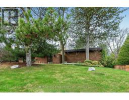 16 Royal Oak Drive, Toronto, ON M3C2M2 Photo 38