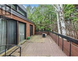 16 Royal Oak Drive, Toronto, ON M3C2M2 Photo 7