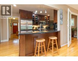 Kitchen - 3960 Cumberland Rd, Saanich, BC V8P3J8 Photo 14