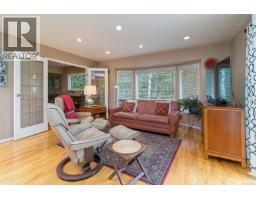 3960 Cumberland Rd, Saanich, BC V8P3J8 Photo 32