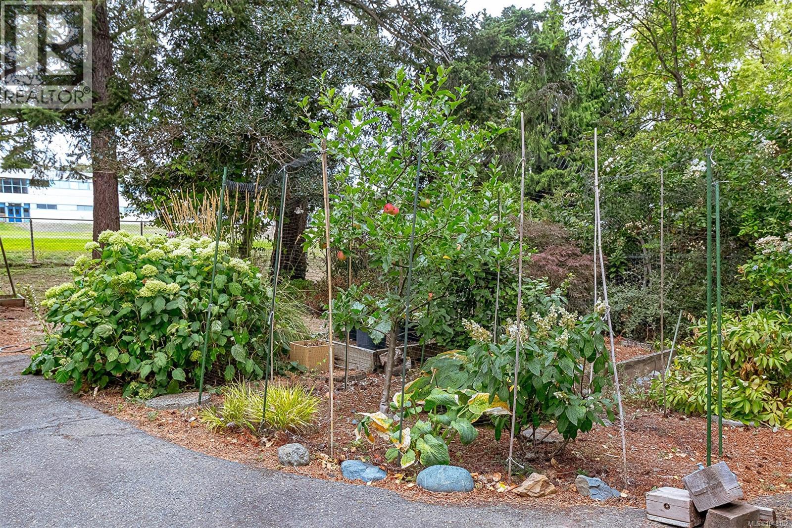3960 Cumberland Rd - Image 43